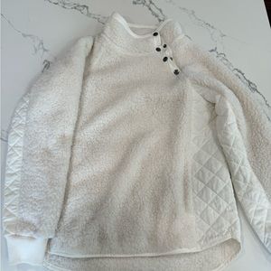 Abercrombie white Sherpa. Size medium. Very soft and warm. Quilting detail